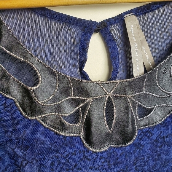 PENNINGTONS Tank Top with Faux Leather Detailing  Size 1X - Picture 2 of 7